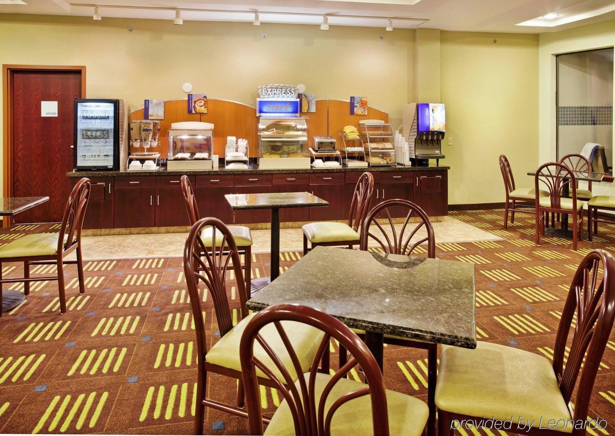 Holiday Inn Express Hotel & Suites St. Charles By Ihg Saint Charles Restaurant foto