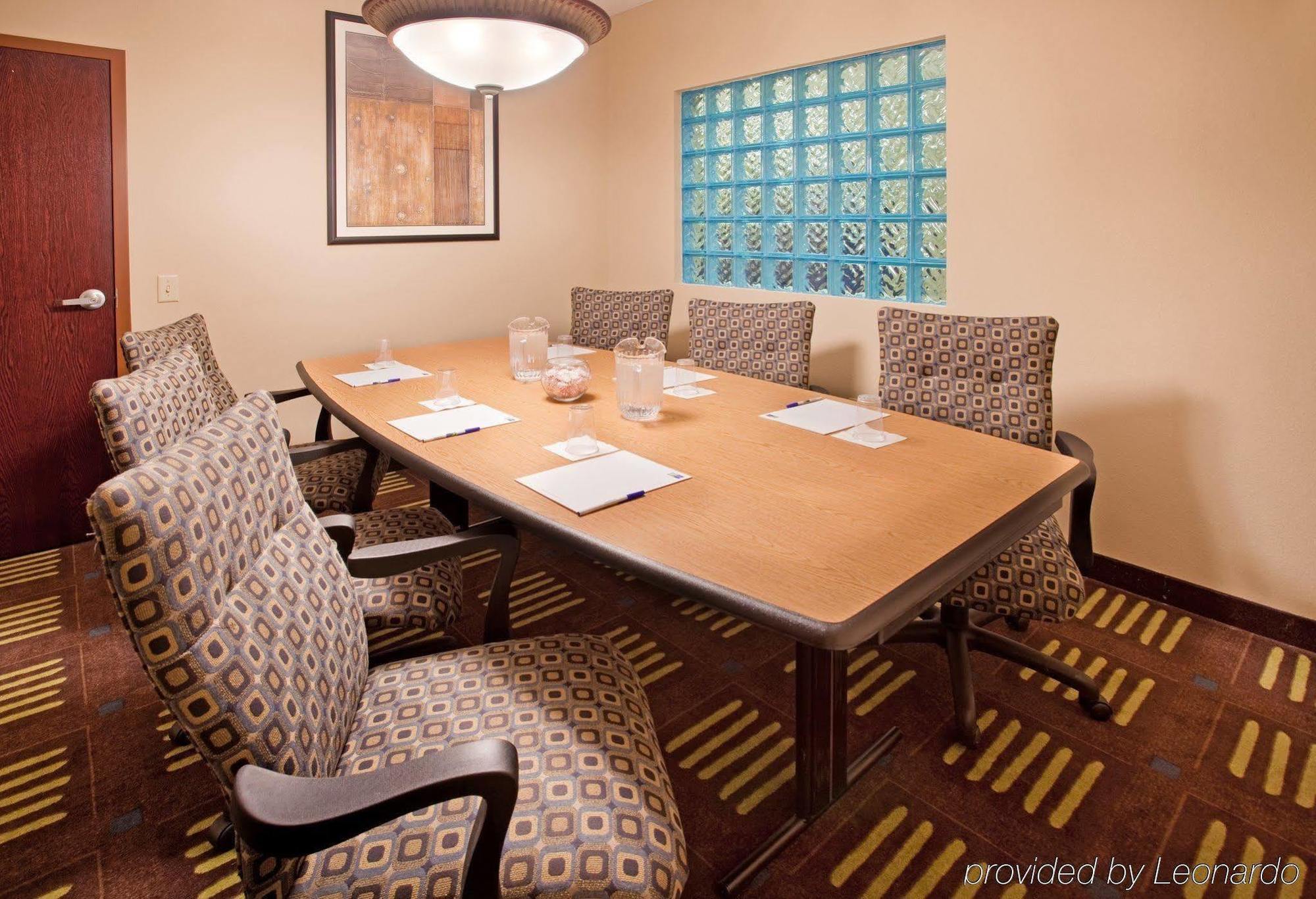 Holiday Inn Express Hotel & Suites St. Charles By Ihg Saint Charles Einrichtungen foto